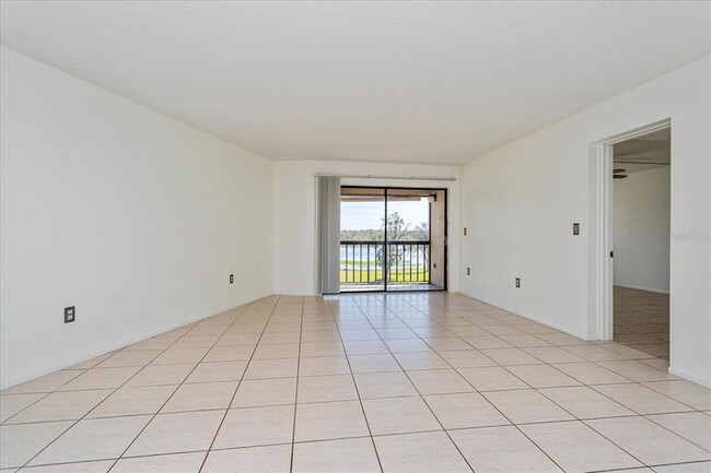 Foto del edificio - 1060 Lotus Pkwy