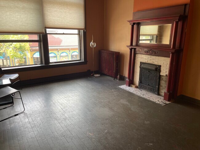 Building Photo - 512 W Saint Germain St