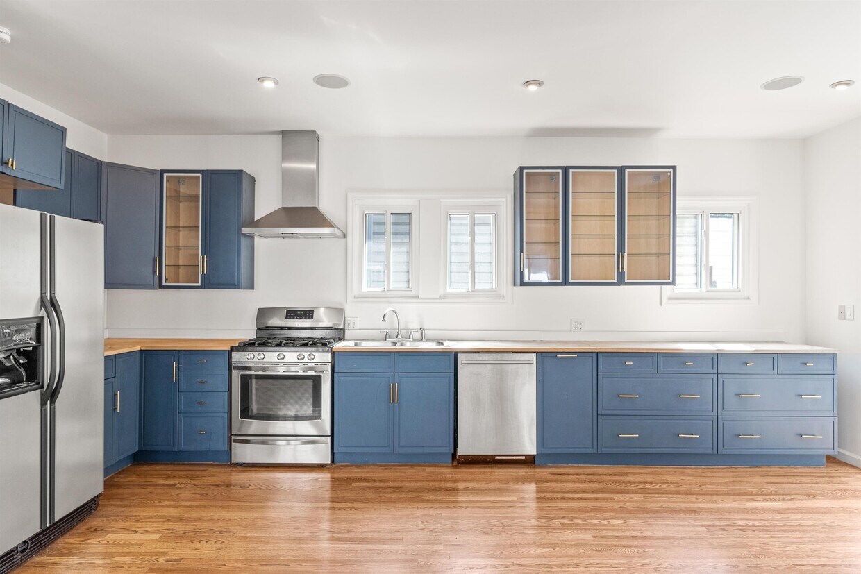 Foto principal - 319 E 17th St