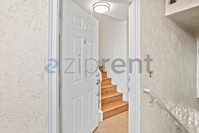 Foto del edificio - 1451 Main St