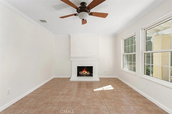 Foto del edificio - 1691 W Ontario Ave