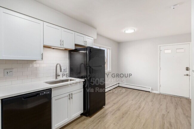 Foto del edificio - 639 Riverview Dr