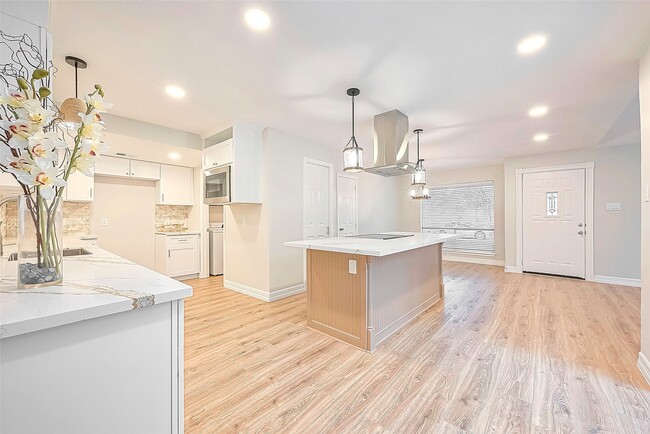 Building Photo - 2446 Long Reach Dr