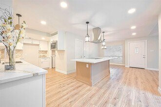 Building Photo - 2446 Long Reach Dr