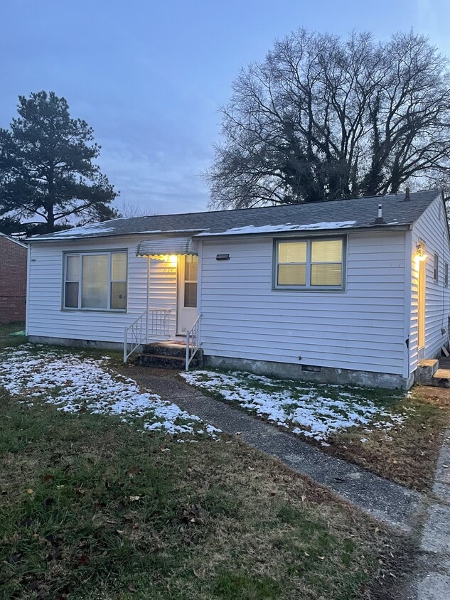 Foto principal - 629 River Creek Rd