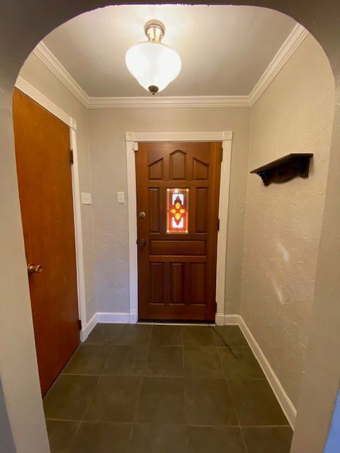 Building Photo - 702 S Cherry St