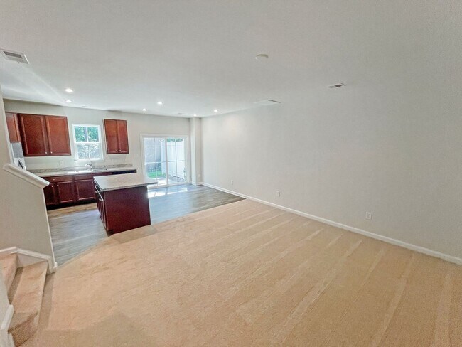 Foto del edificio - Beautiful Townhome in Ashland !!