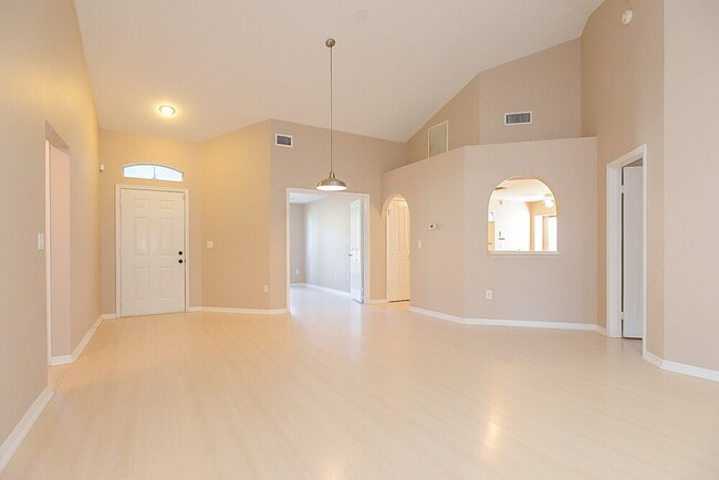 Foto del edificio - 28434 Meadowrush Way