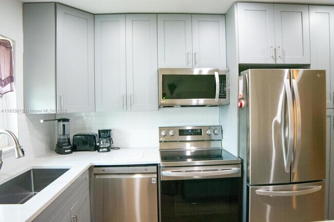 Foto del edificio - 22785 SW 66th Ave
