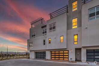 Building Photo - 3346 Esker Rdg Ave