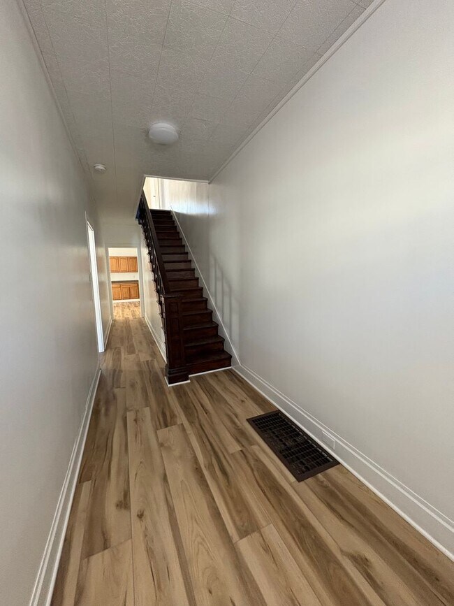 Foto del edificio - Newly Renovated Huge 3 Bed/ 3 Bath in Charming Downtown Carlisle