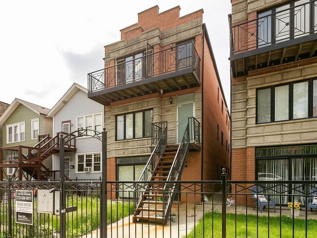 Building Photo - "Discover Urban Elegance: Spacious 2-Bed, ...