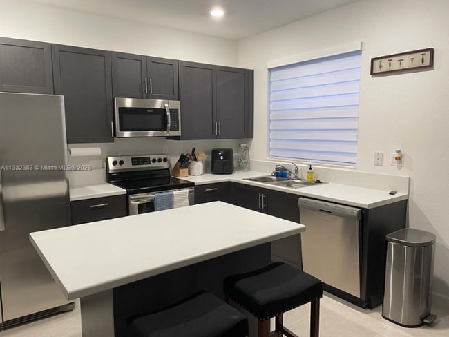 Foto del edificio - 1459 SE 26th Rd