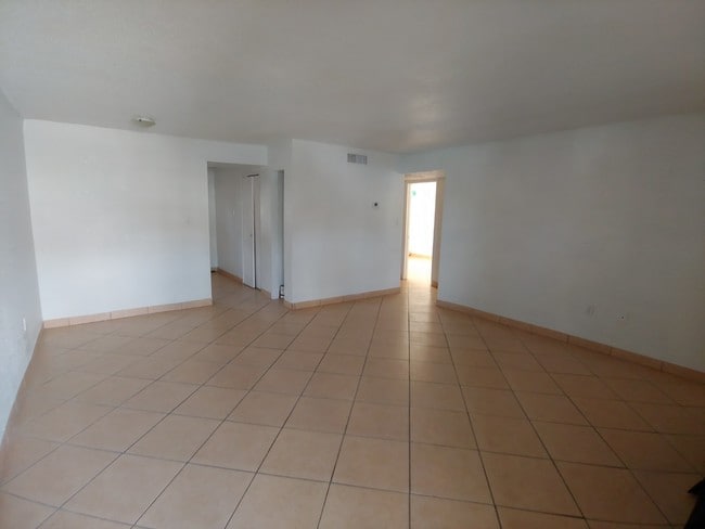 Building Photo - 203 Pine Violet Ct