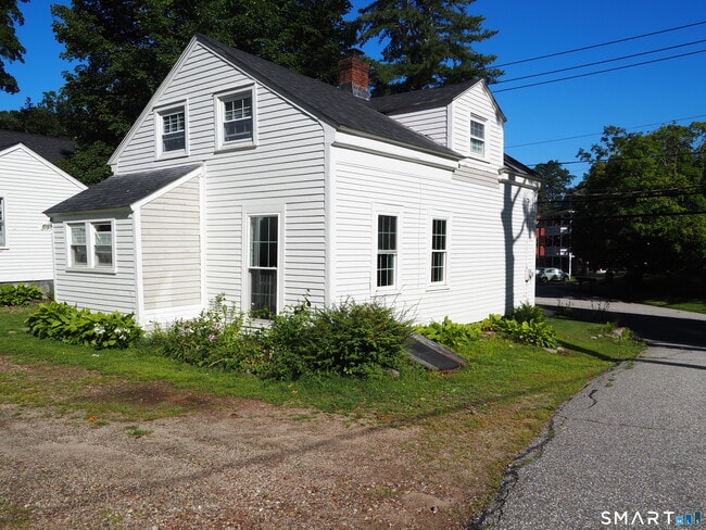 Building Photo - 25-27-27 Hebron Rd