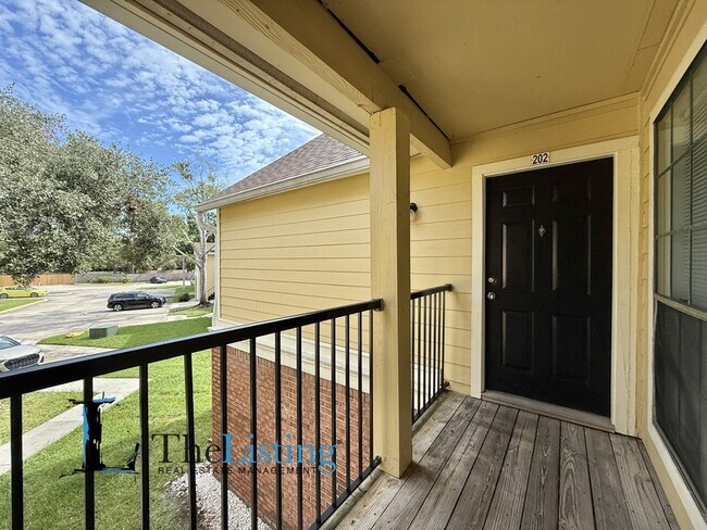 Foto del edificio - 8724 Mallard Reserve Dr