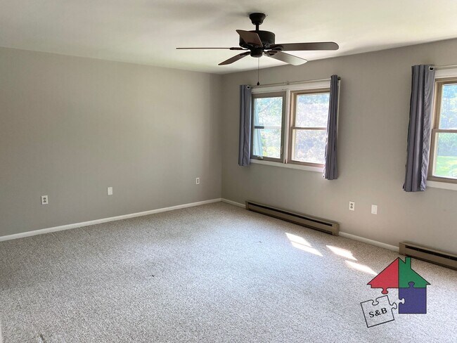 Foto del edificio - Charming 3 Bedroom Townhouse in Shelburne,...