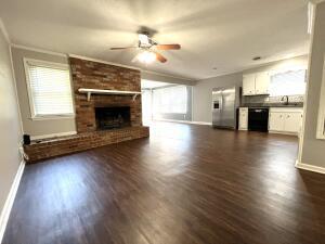 Foto del edificio - 4257 Woodland Dr