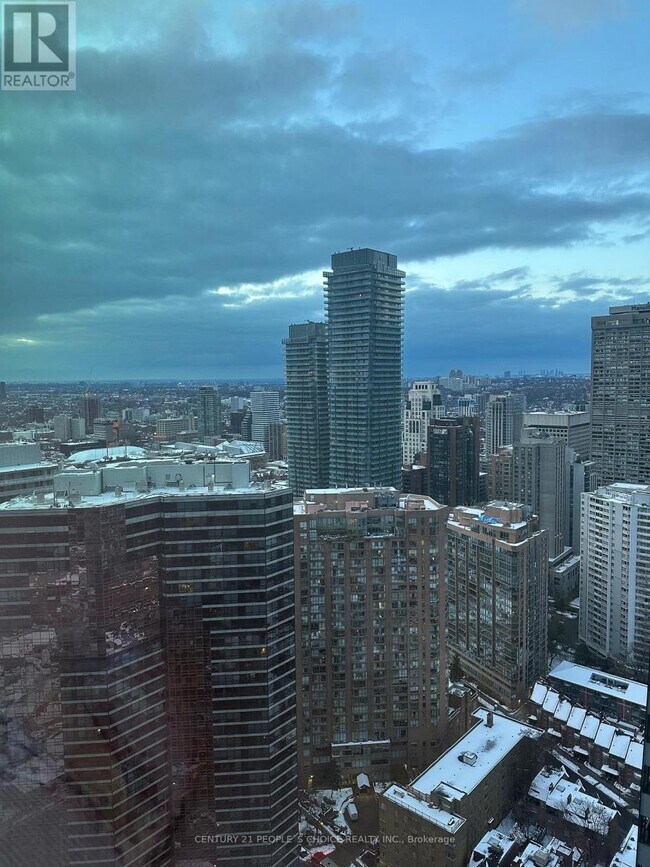 Building Photo - 8 Wellesley St W