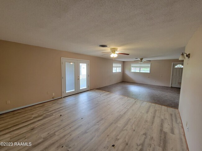 Building Photo - 4539 Young Ln