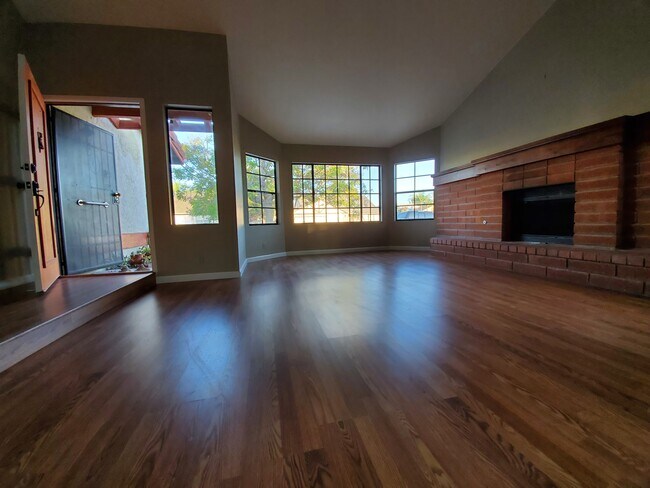 Foto del edificio - 1635 Quiet Hills Dr