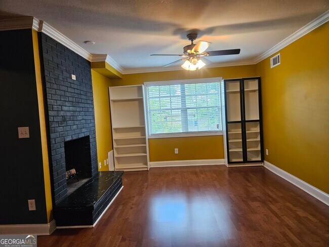 Foto del edificio - 750 Dalrymple Rd