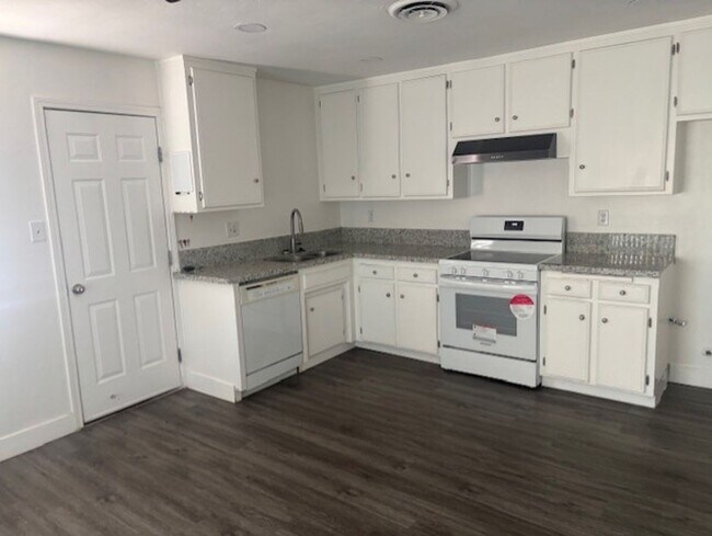 Foto del edificio - 2816 Ashe Rd