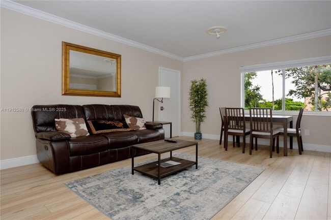 Foto del edificio - 1 Edgewater Dr