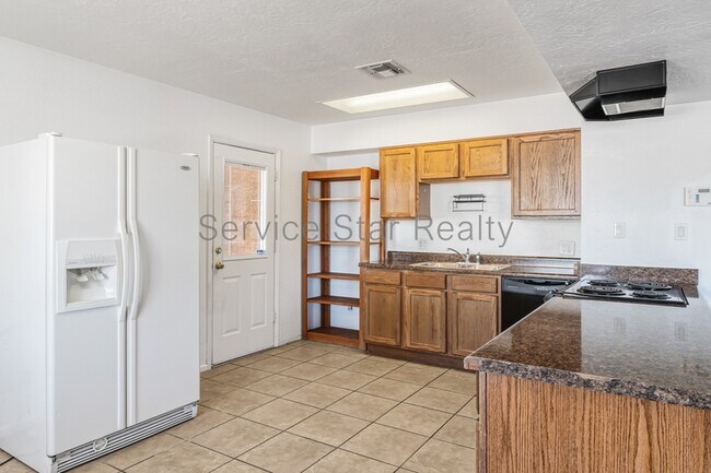 Foto del edificio - 1158 W Hillview St