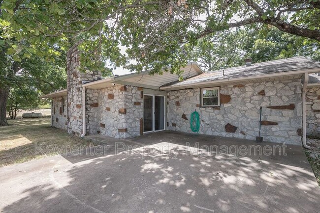 Building Photo - 15371 S 4080 Rd