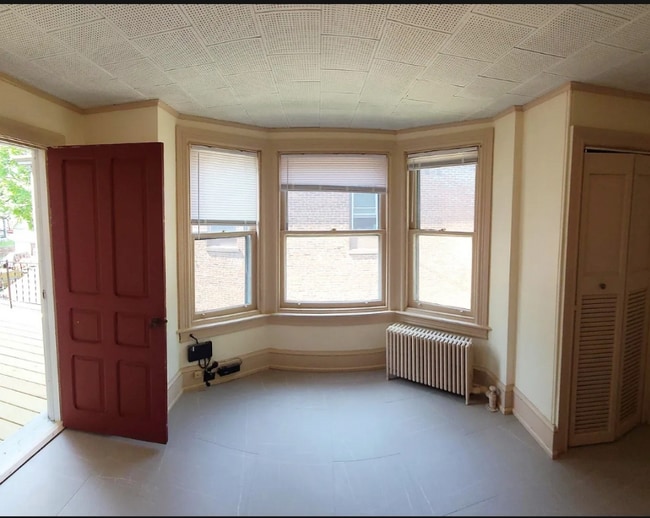 Building Photo - 254 N York St