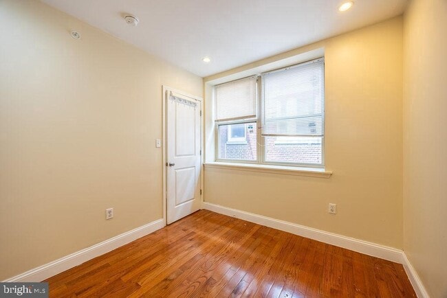 Building Photo - 4710 Chestnut St