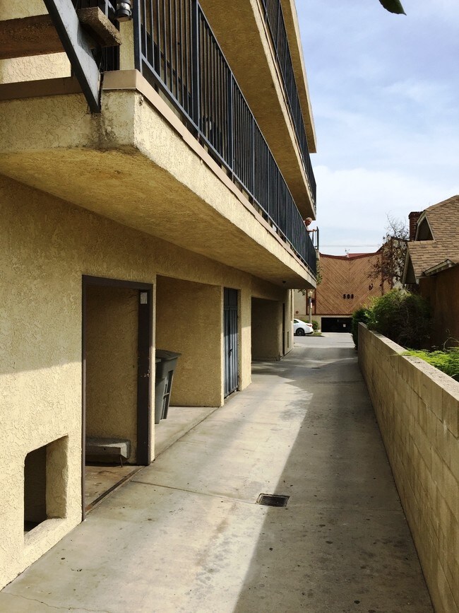Building Photo - 507 Porter St