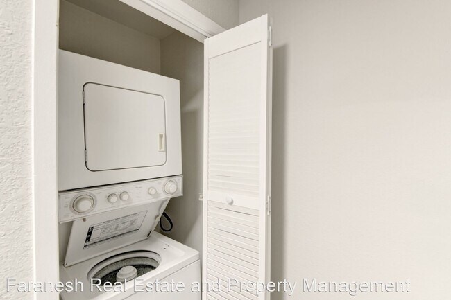 Building Photo - 2 br, 1 bath House - 4231 Terrestrial Ln #B