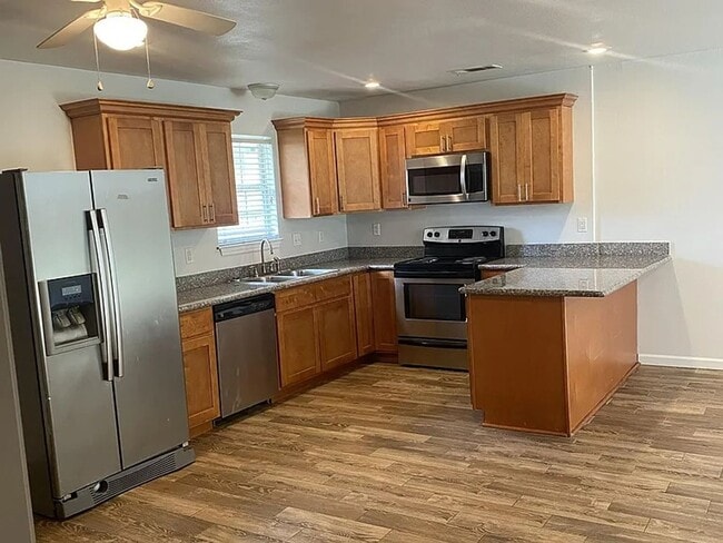 Building Photo - Come check out this nice