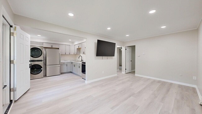 Building Photo - 122 Allen Dr