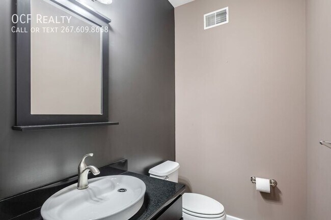 Foto del edificio - Two Bed Graduate Hospital Apartment