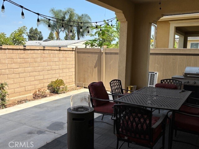 Foto del edificio - 14806 Apricot Ln