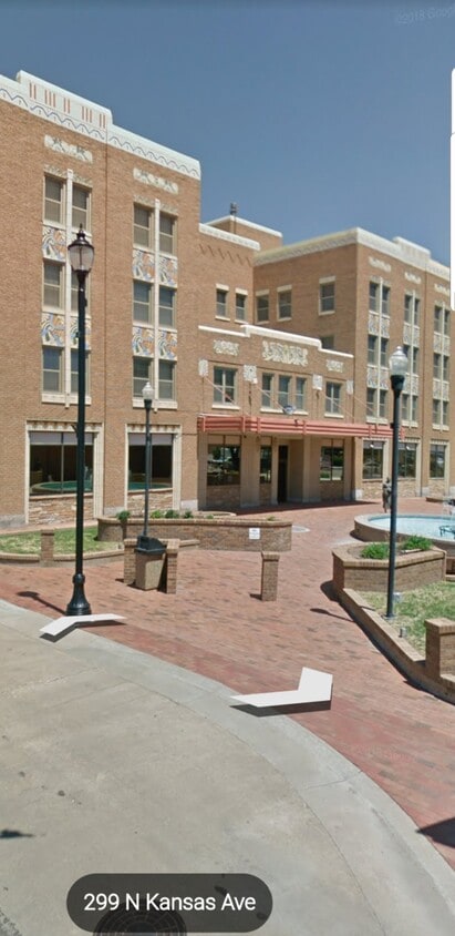 Primary Photo - 303 N Kansas Ave
