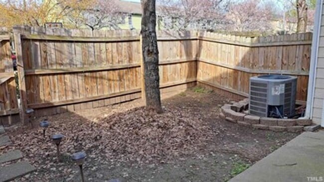 Building Photo - 4411 Log Cabin Dr