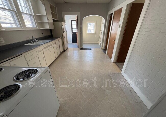 Foto del edificio - 2025 Pauline St