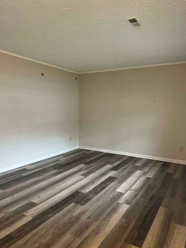 Foto del edificio - 365 Deputy Ln