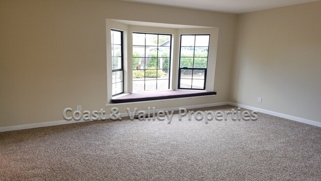 Foto del edificio - Lovely South Salinas Home!