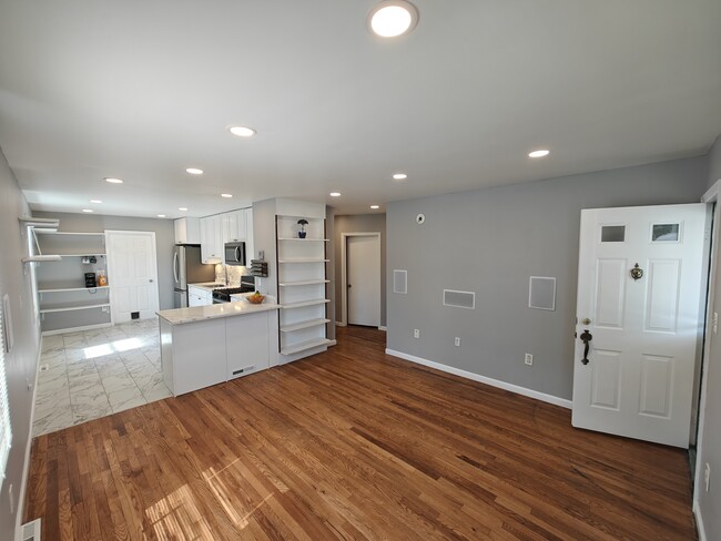 Foto del edificio - 7605 Poplar Rd