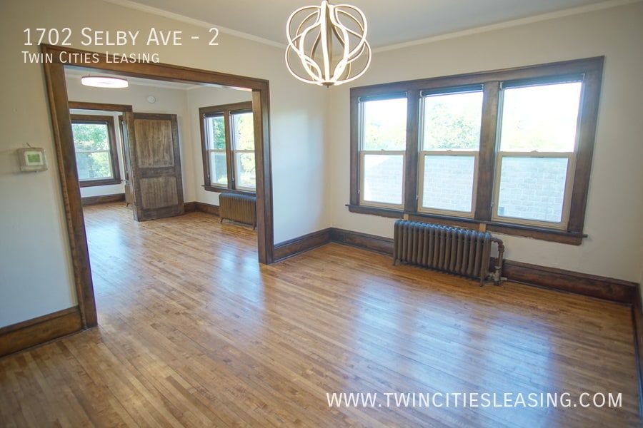Primary Photo - Newly Renovated Apartment! Fantastic Locat...