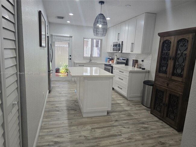 Foto del edificio - 2850 W 80th St