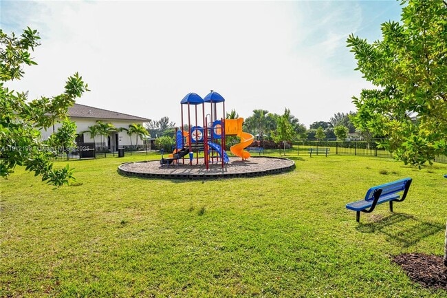 Foto del edificio - 12705 NW 23rd Pl