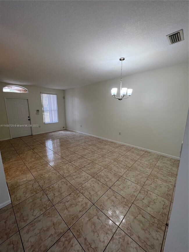 Building Photo - 185 Riverwalk Cir