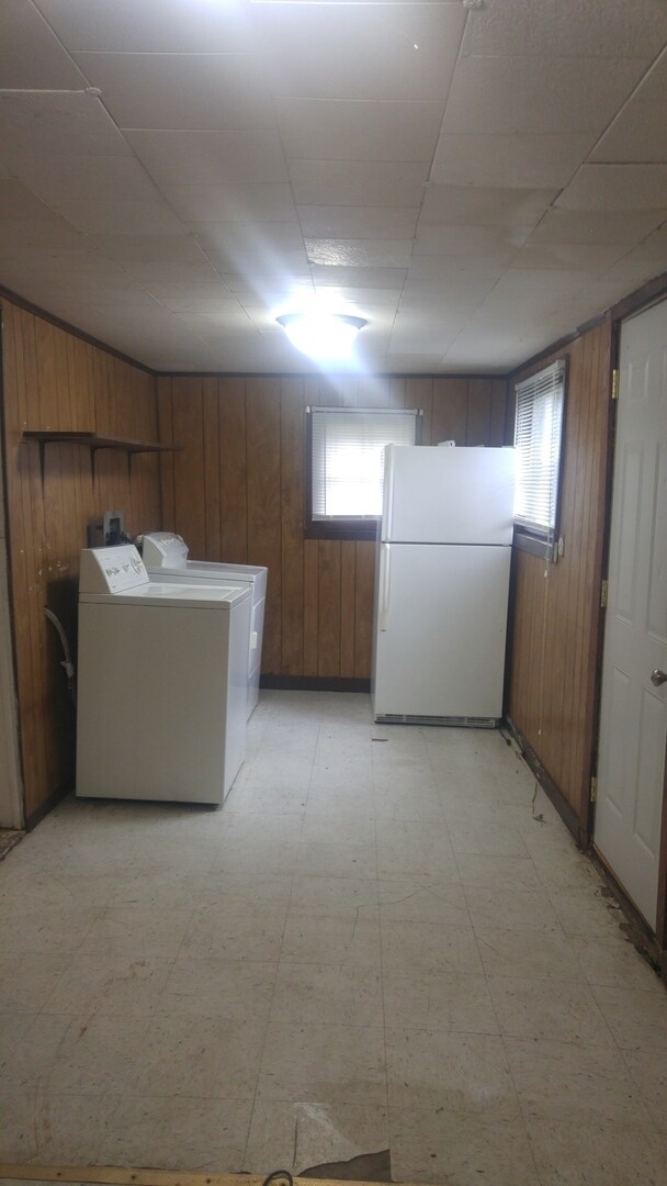 Foto del edificio - 2-Story House, 5Bed/2Bath with Washer/Drye...