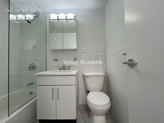 Foto del edificio - 219 E 69th St